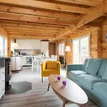 Modernes Haus Mit Sauna Und Kamin